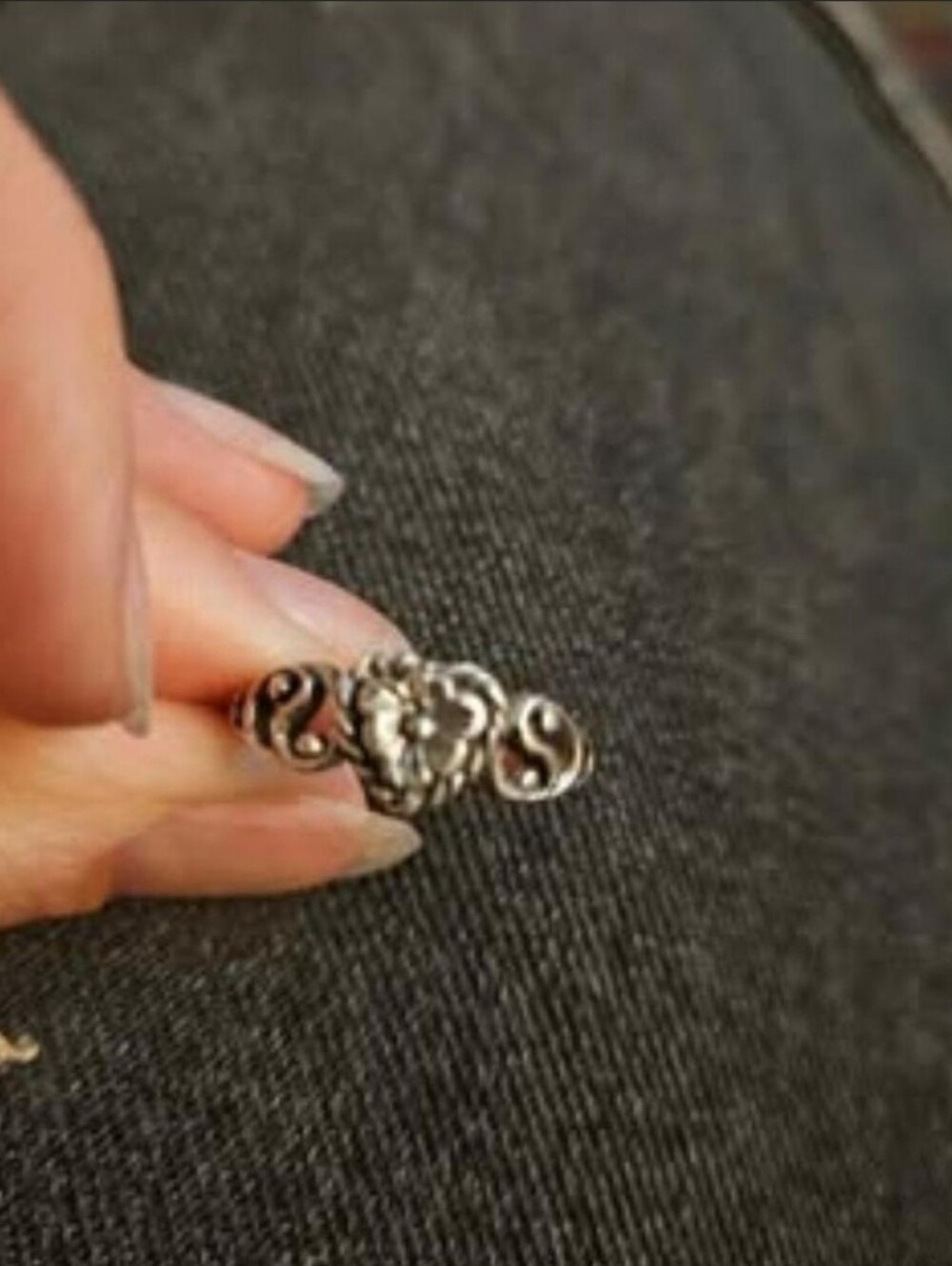 Size 7.5 Yin Yang Heart Flower Ring